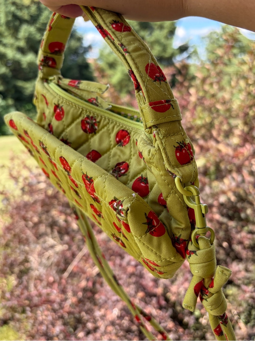 Vera Bradley tomato green red crossbody shoulder bag quilted purse - Picture 3 of 5